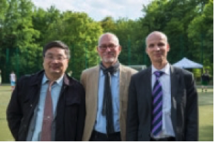 v.l.:Prof.Dr.WANG Xuyi, Rektor Prof. Dr. Elmar Weiler, Dr. Martin Seidler